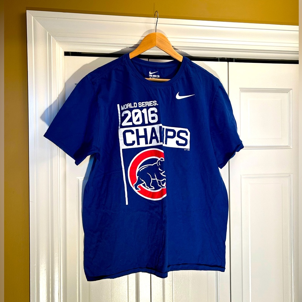 Nike Men’s Cubs 2016 Official World Series Short Sleeve Tee - XXL